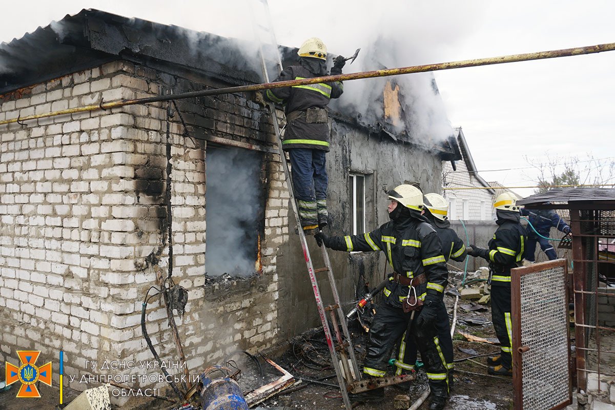В Днепре на Аграрной горел дом 2