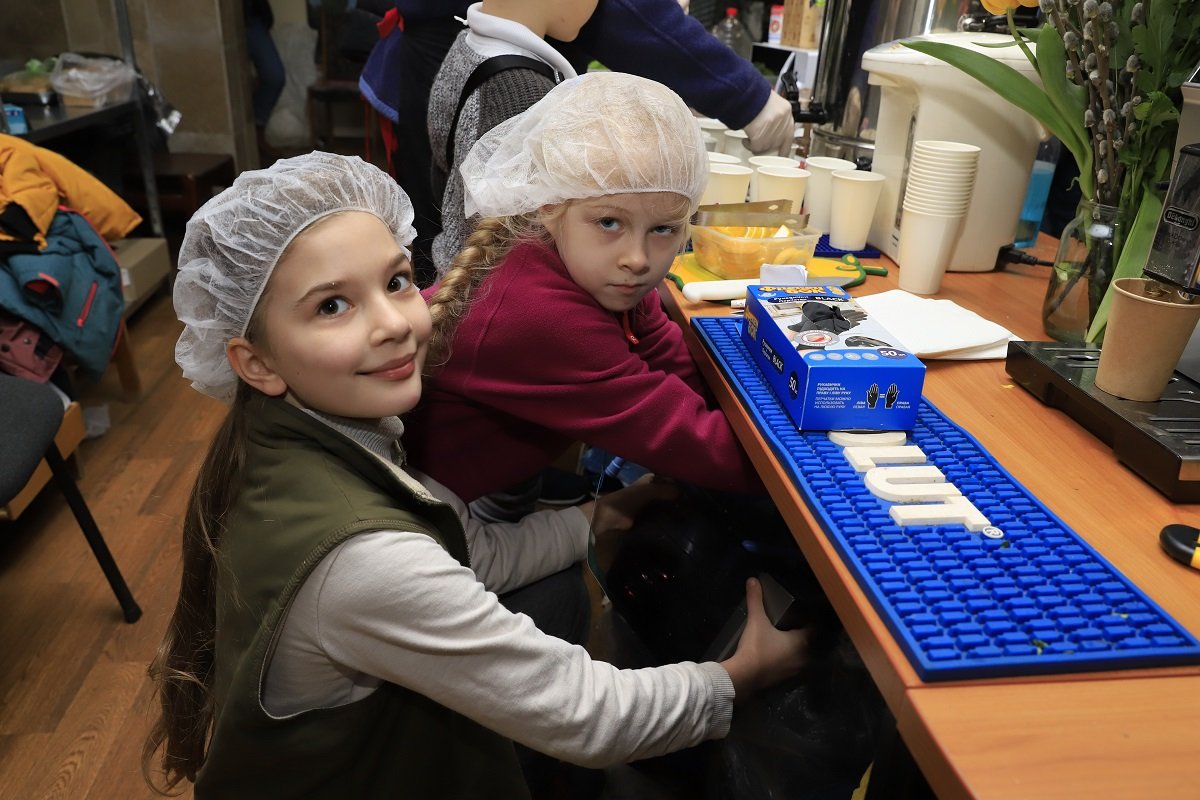 8 Марта этого года украинские женщины встречают в самоотверженной борьбе с российскими оккупантами 8