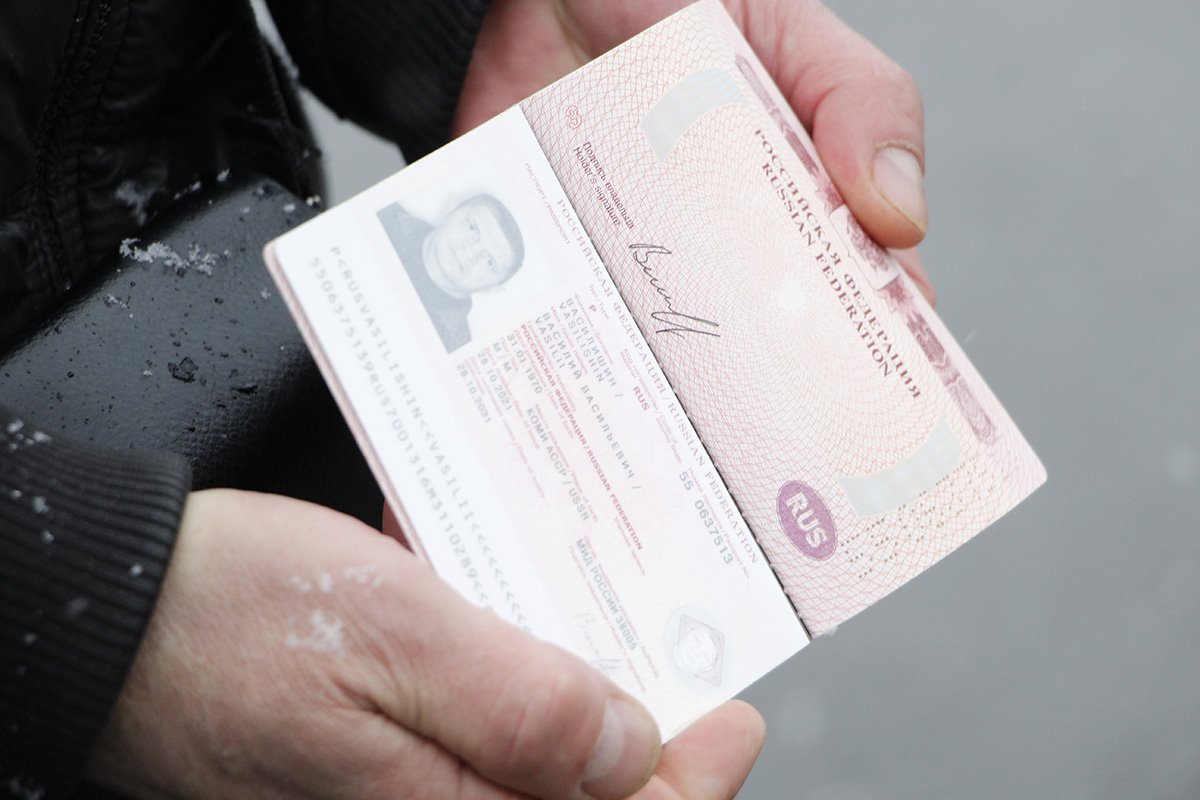 Он живет в нашем городе с 1996 года, до этого он проживал в республике Коми, на севере россии Он живет в нашем городе с 1996 года, до этого он проживал в республике Коми, на севере россии