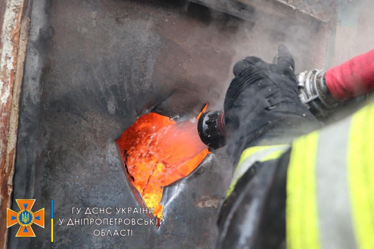 Огонь локализовали в 12:54 и ликвидировали в 13:07