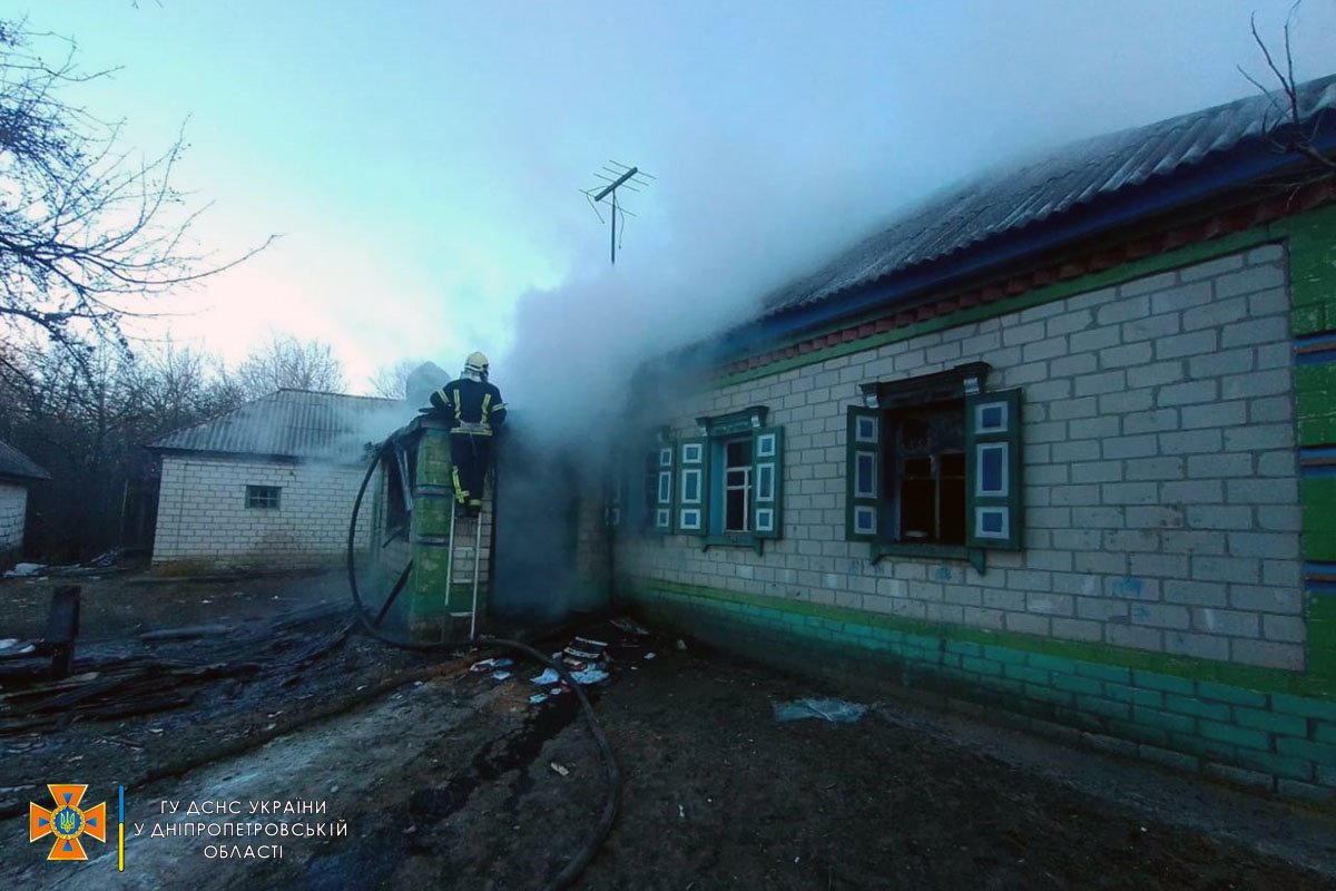 На пожаре в Днепропетровской области пострадали 11 человек, среди них – 9 детей 3