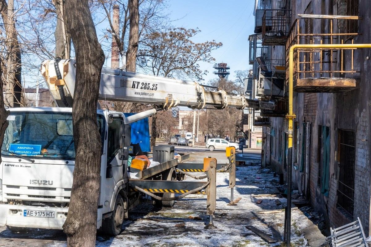 В Днепре восстановили отопление и электроснабжение в 5 домах, которые повредились от ракетного удара 1