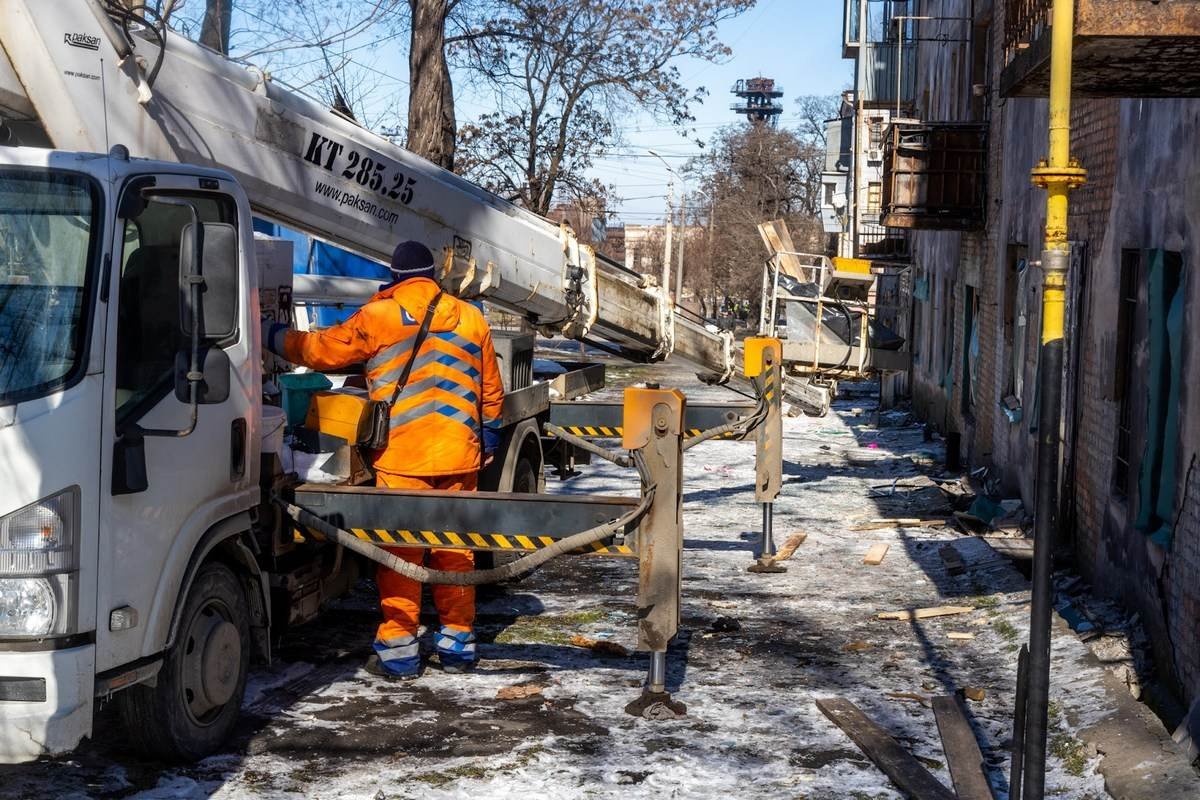 В Днепре восстановили отопление и электроснабжение в 5 домах, которые повредились от ракетного удара 4