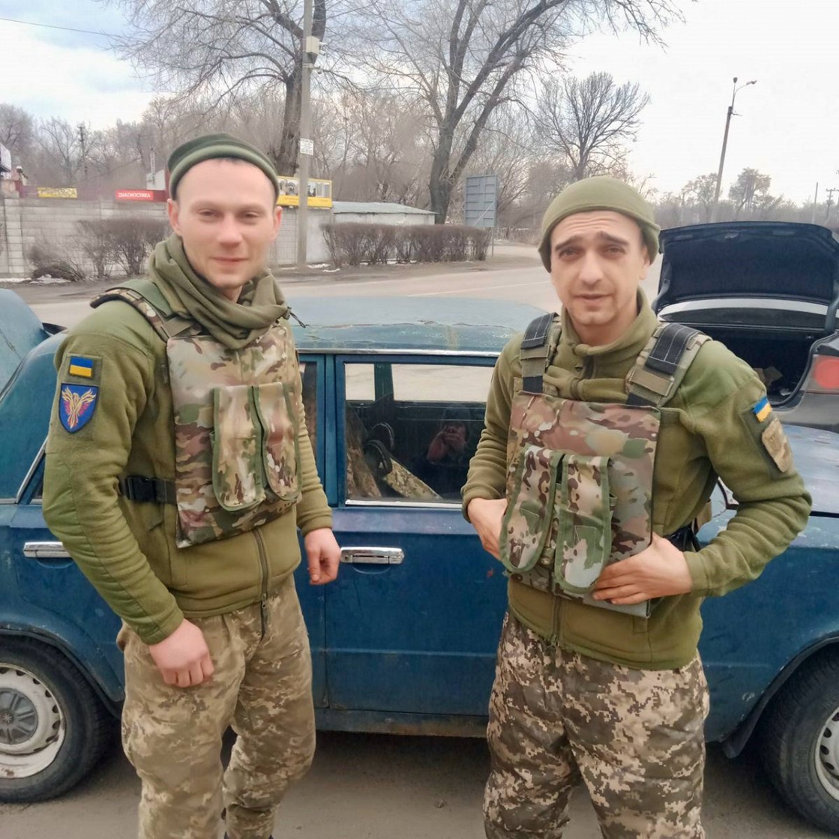 В Каменском терробороне передали форму и бронежилеты 6