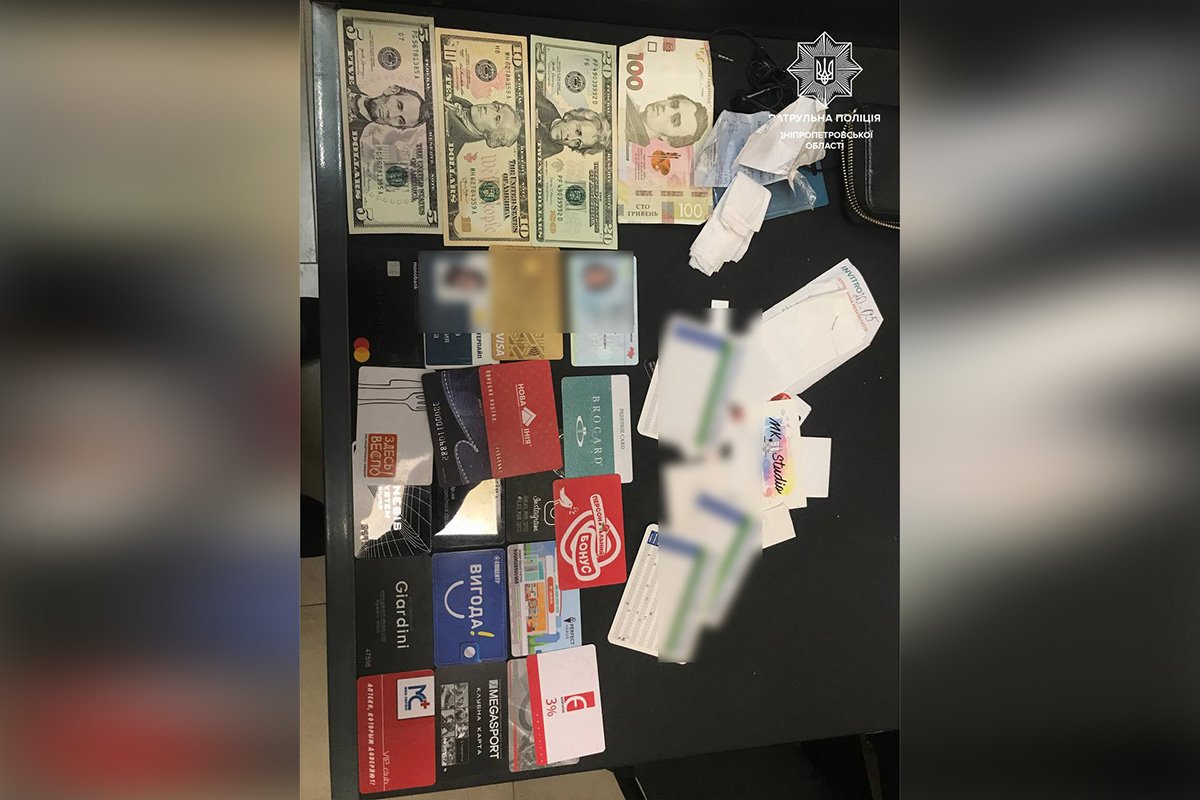 Полиция изъяла чужие вещи  Полиция изъяла чужие вещи