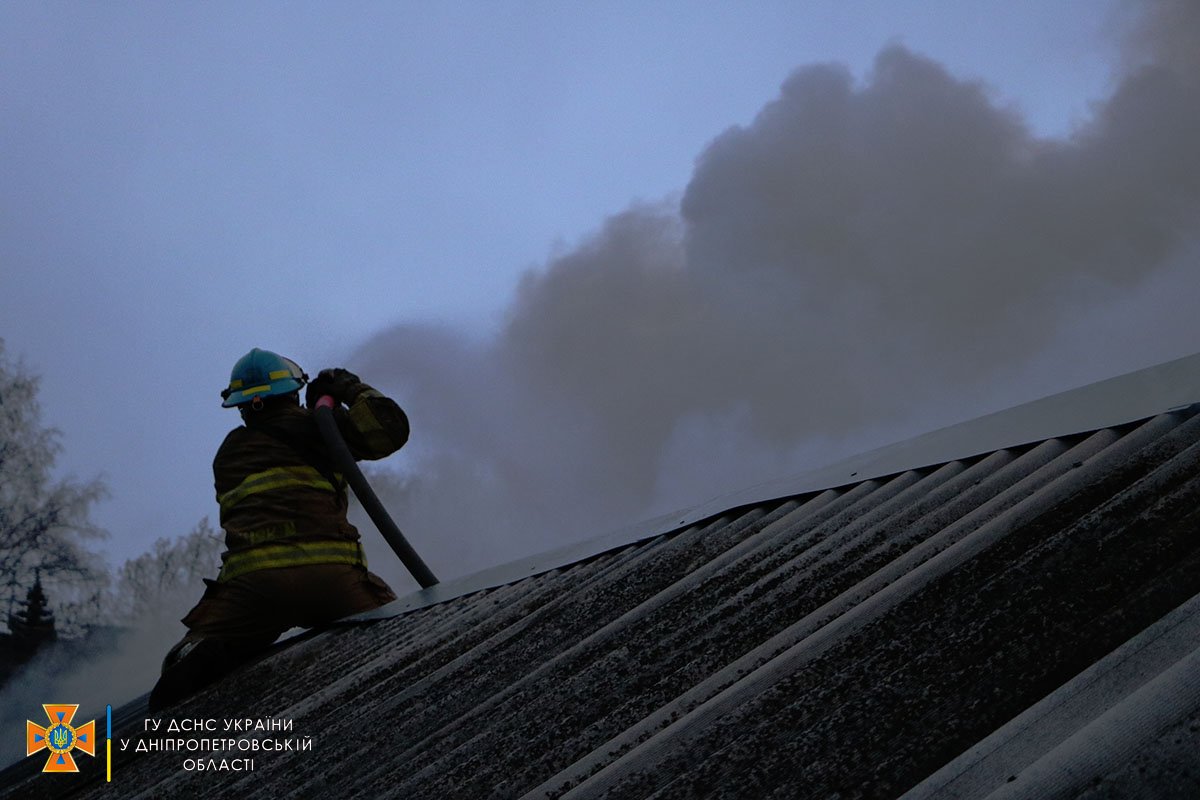 В Днепре на Кулагина горел гараж: пострадавших нет 1