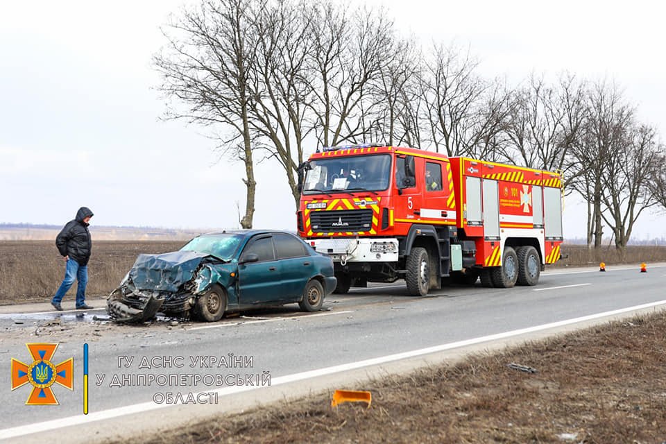 На Криворожском шоссе, трасса Е-50, случилось тройное ДТП