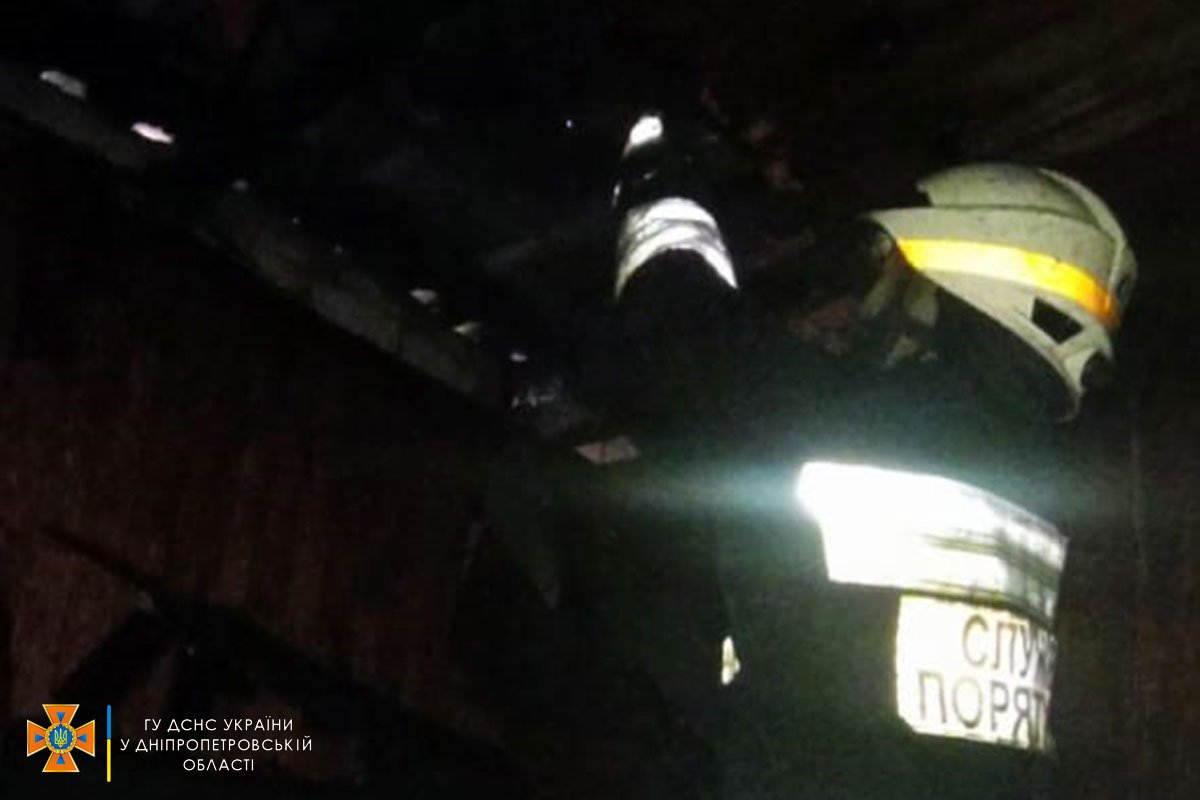 В Днепре на Дементьева горела баня в гаражном кооперативе 1