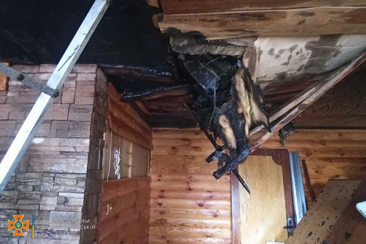 В Днепре на Дементьева горела баня в гаражном кооперативе 2