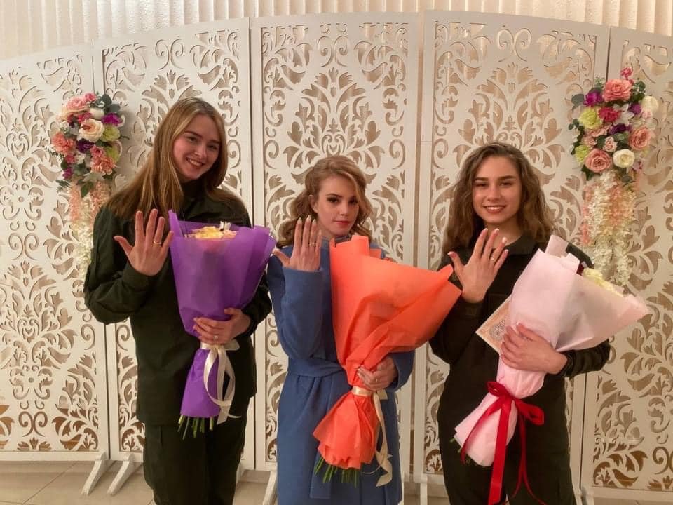 Любовь всегда побеждает: в Днепре нацгвардейцы сыграли три свадьбы в один день 4