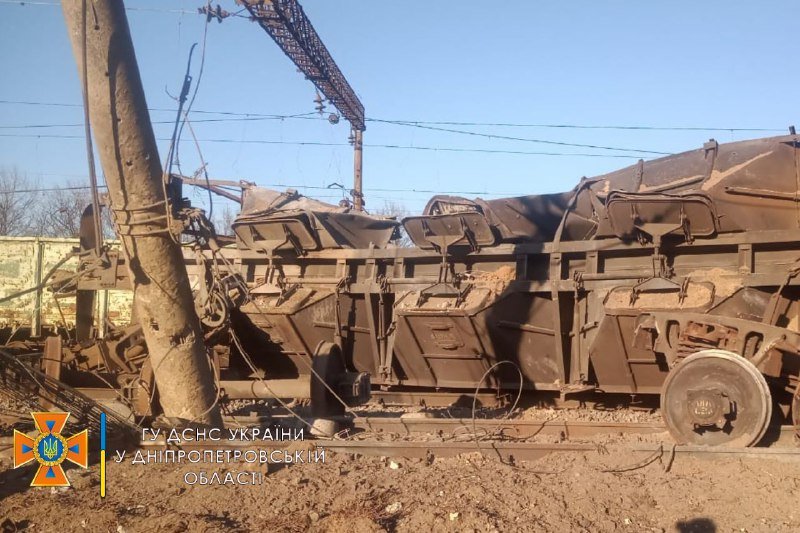 Оккупанты нанесли ракетный удар по Павлограду: уничтожена ж/д станция, погиб человек 1