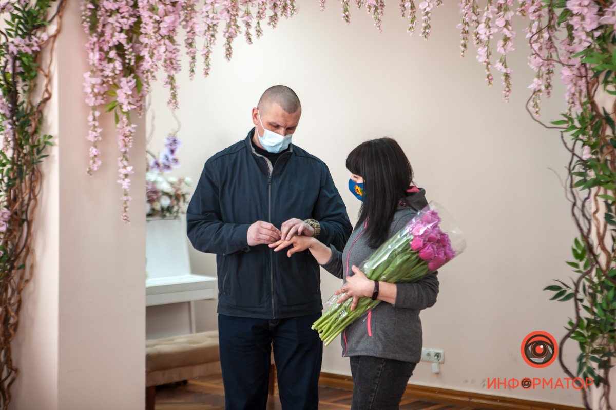 В планах родить сына и завести собаку: в Днепре настоящие патриоты создали семью 4