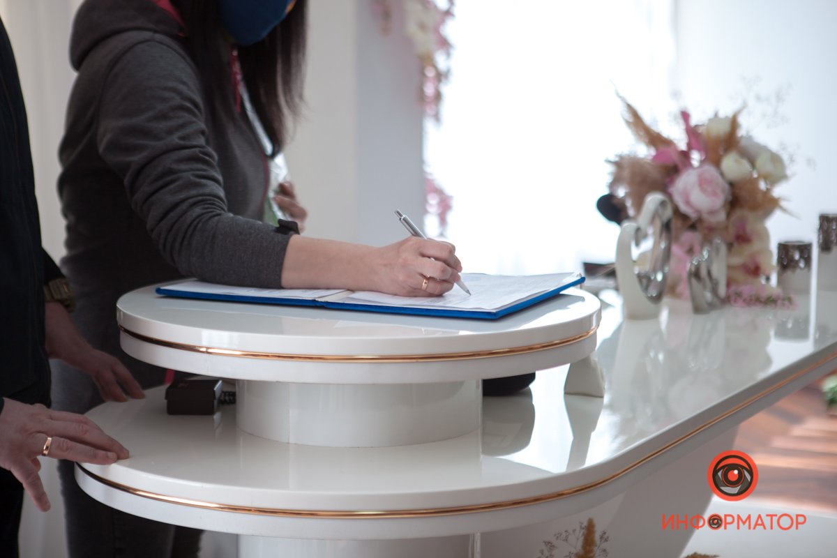 В планах родить сына и завести собаку: в Днепре настоящие патриоты создали семью 5