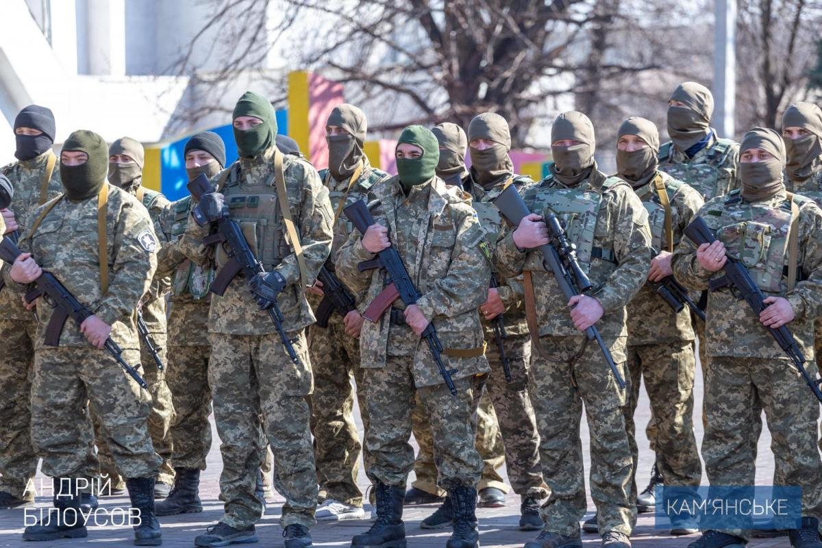 В Каменском прошло собрание с участием военных отдельного батальона территориальной обороны ВСУ 2