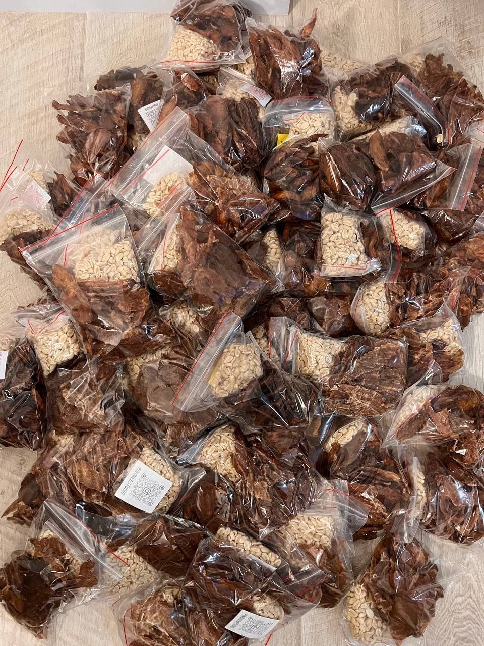 В Днепре волонтеры создают сухпайки для ВСУ из сушеного мяса и орехов: как помочь 20