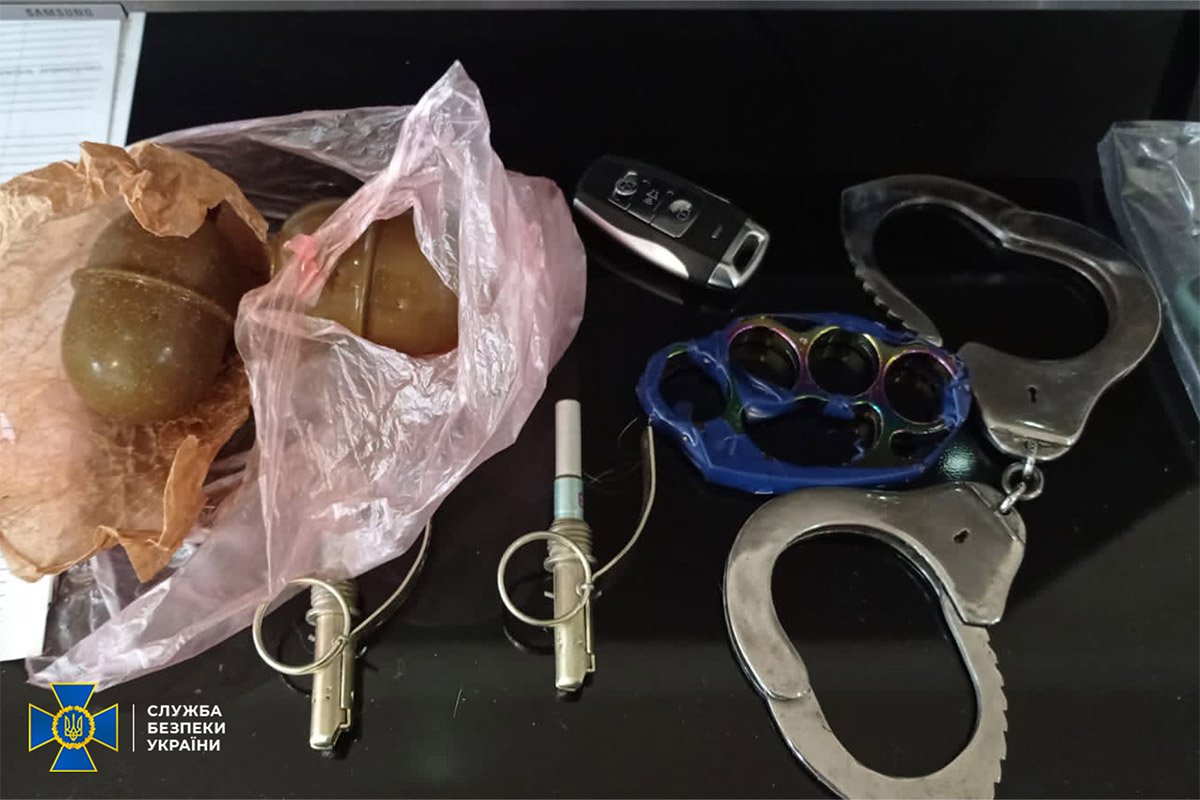 В Днепропетровской области банда угрожала теробороне и терроризировала людей 4