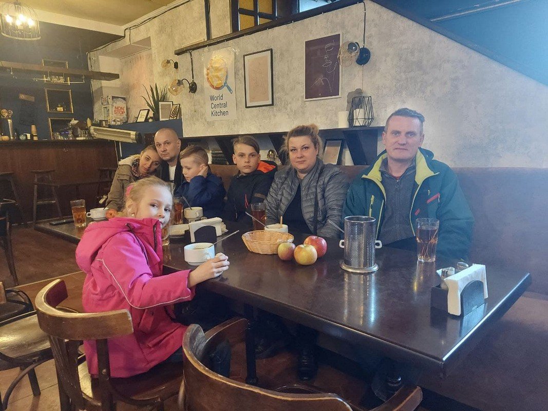 Благодаря поддержке фонда World Central Kitchen наладили питание пересенцев в Днепре и Каменском, а также в горячих точках 7