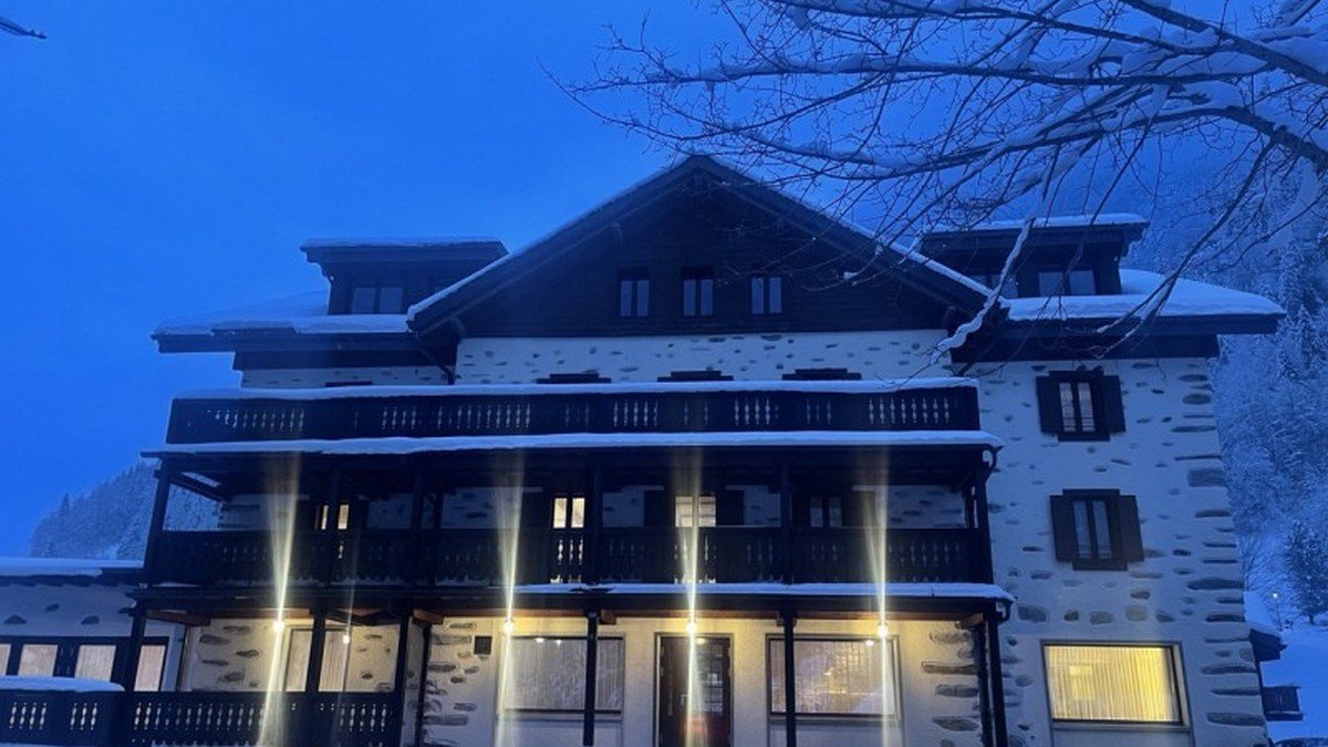 25 воспитанников каменского специализированного дома ребенка доставили в Швейцарию 25 воспитанников каменского специализированного дома ребенка доставили в Швейцарию