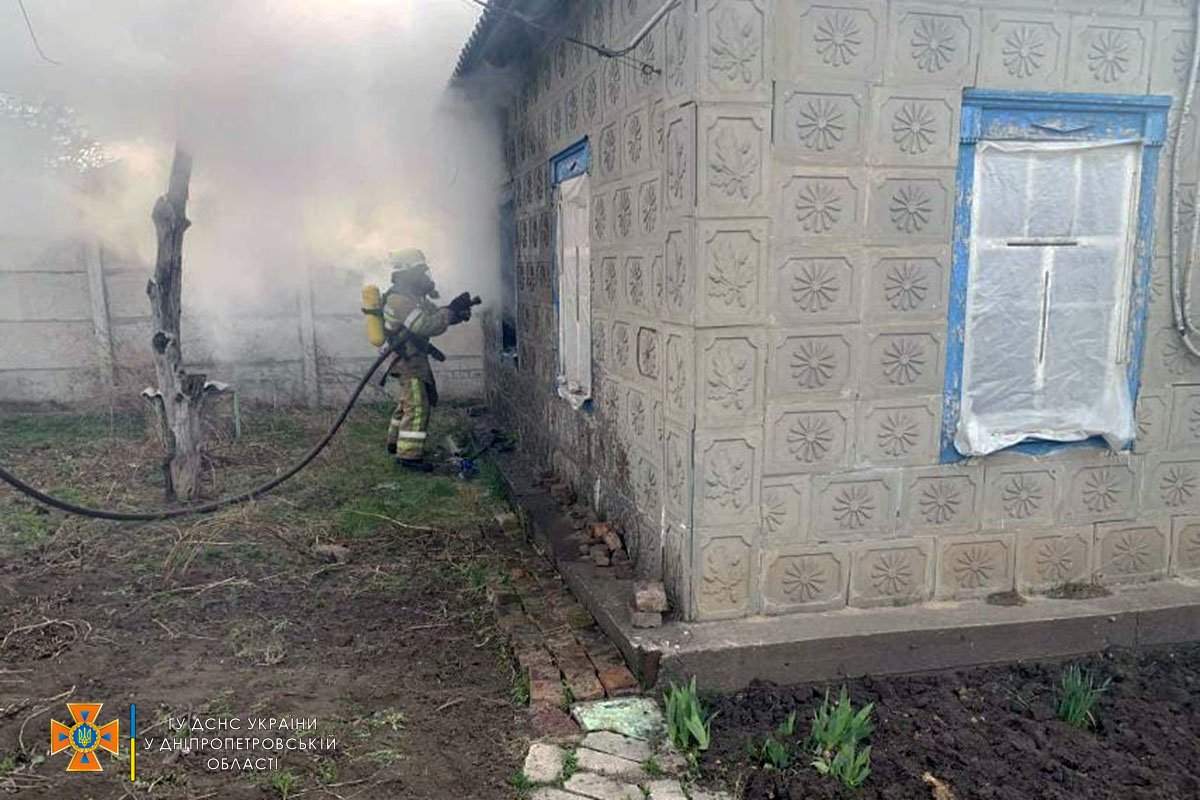 В Днепропетровской области горел частный дом: двое мужчин погибли 1