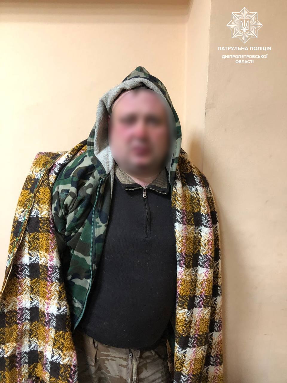 Орал пророссийские лозунги: тероборона и патрульные задержали нарушителя комендантского часа 3