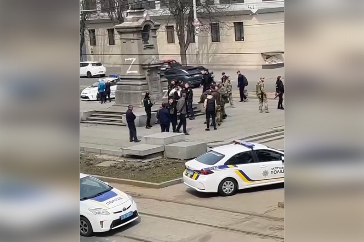 10 апреля в Днепре обрисовали памятник Пушкину