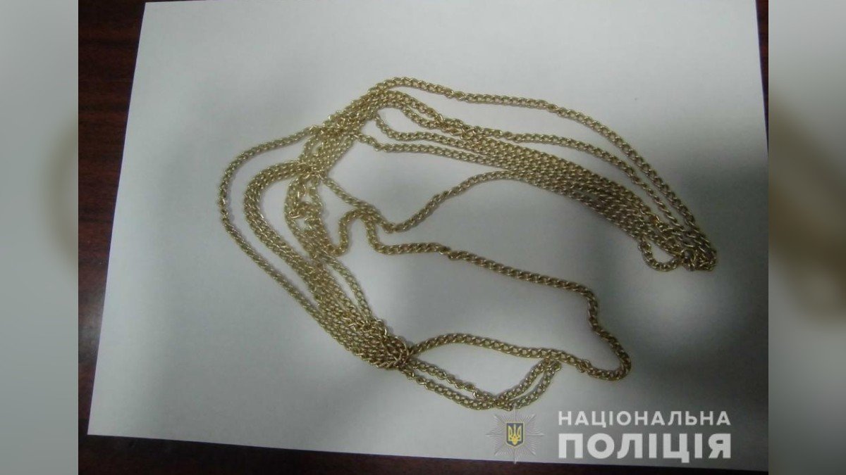 В Днепропетровской области в электричке мужчина избил и ограбил переселенку 1