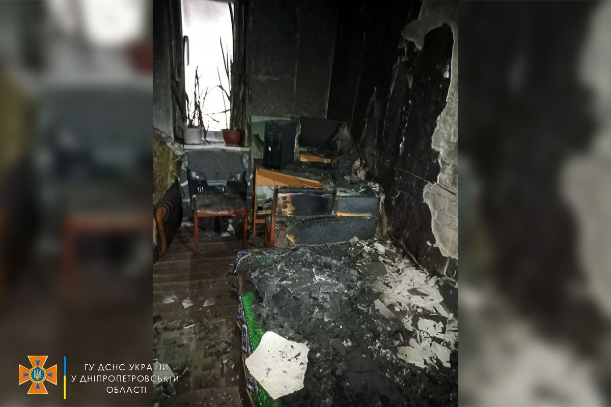 В Каменском горела квартира в двухэтажном доме: погибли мужчина и женщина 2