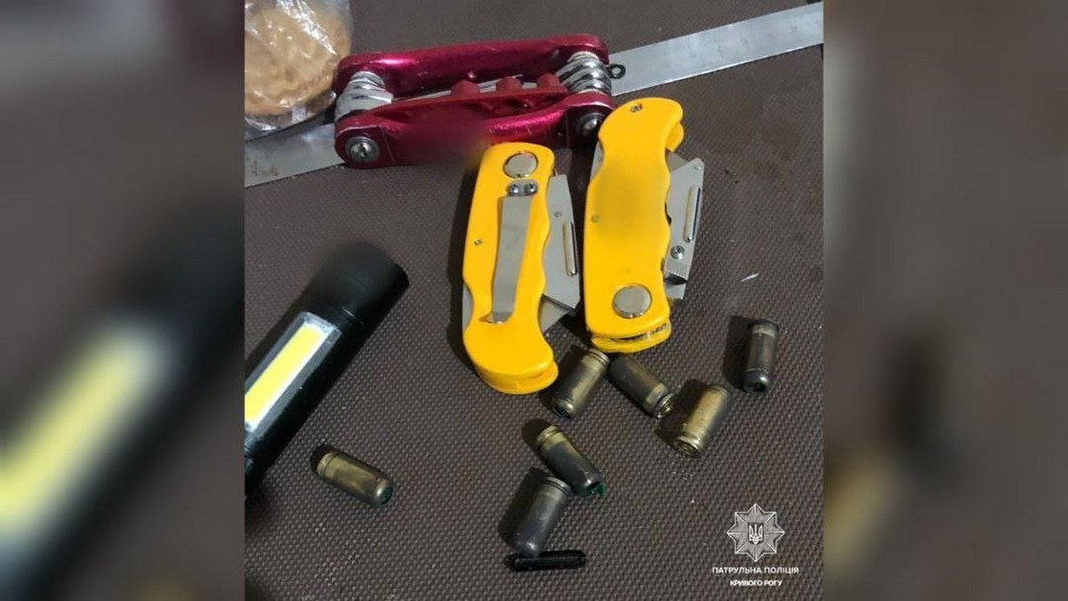 В Кривом Роге в полицию позвонил мужчина и сообщил, что на улице Владимира Великого его сосед устроил стрельбу