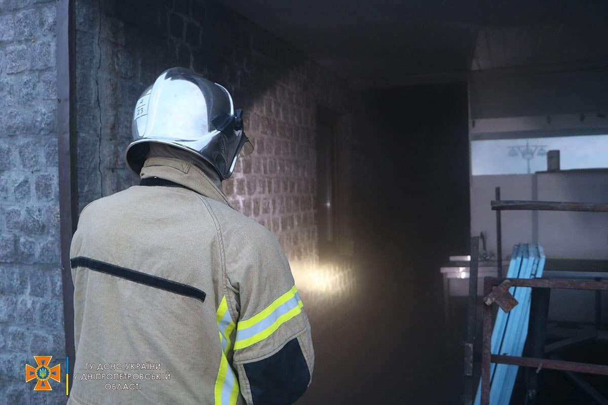 В Днепре на Сичеславской Набережной горело помещение 8