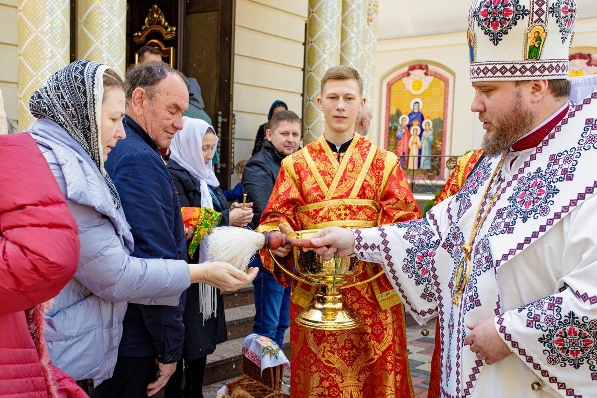 Свет победит тьму: как Днепропетровская область отмечает Пасху 6