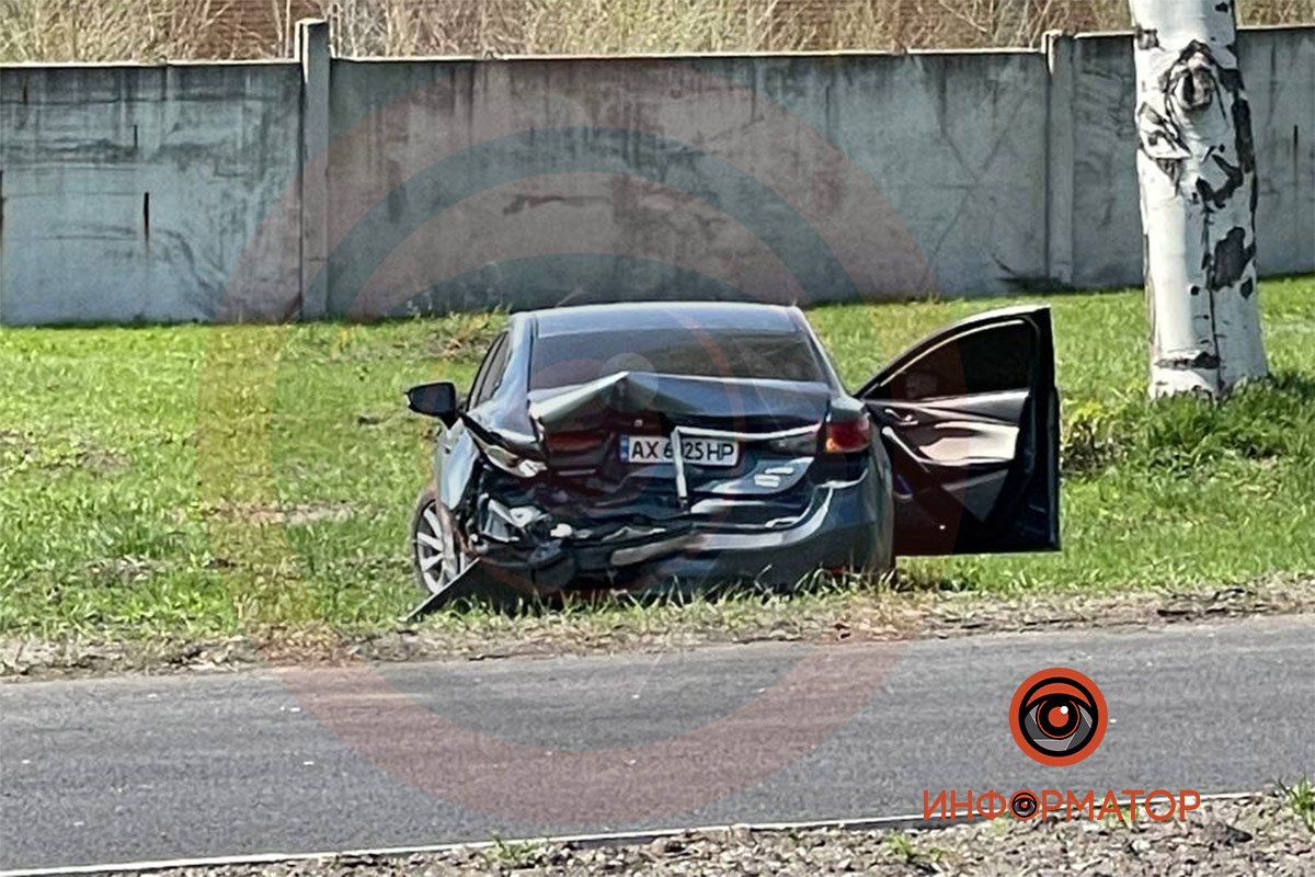 Mazda оказалась в кювете Mazda оказалась в кювете