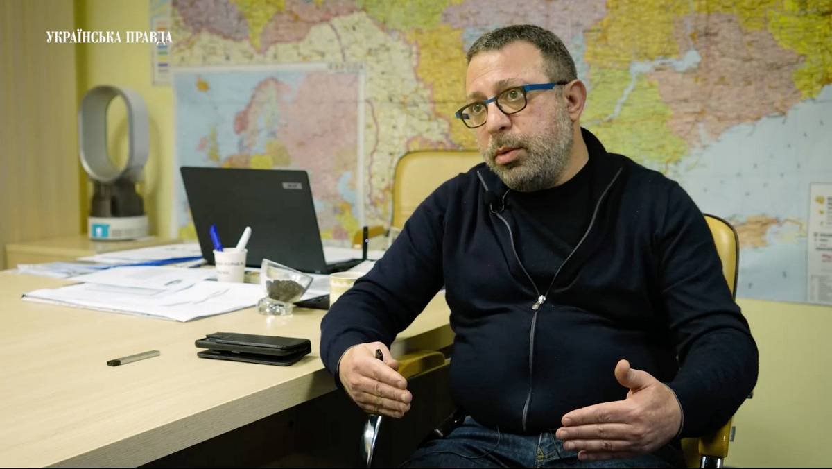 Геннадий Корбан: "Сегодня мы достраиваем четвертый рубеж обороны, это мой город, тут живут мои родители, я буду его защищать" 2
