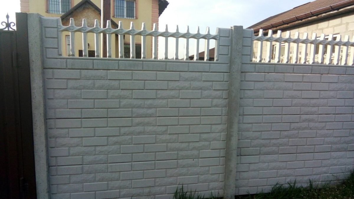 Весна — время наводить порядок: где в Днепре заказать установку забора 5