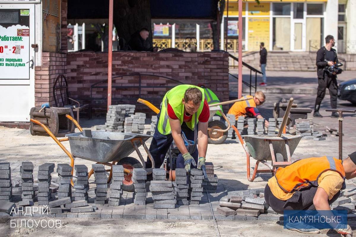 В Каменском продолжаются работы по благоустройству 7