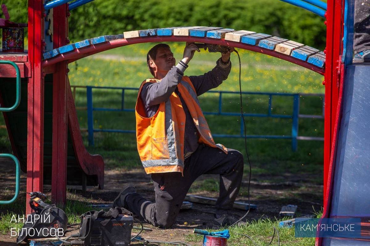 В Каменском продолжаются работы по благоустройству 9