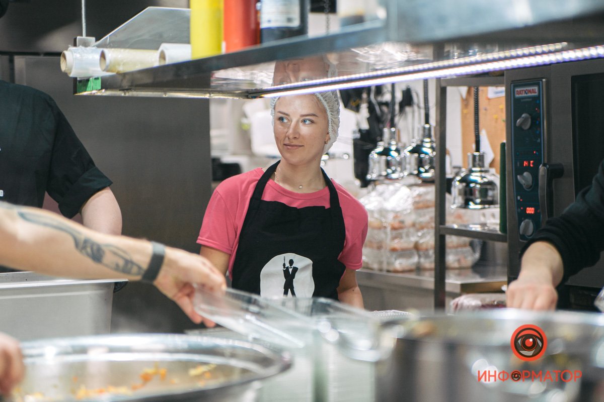 5000 порций ежедневно: как в Днепре SOHO Restaurant & Bar обеспечивает обедами Защитников Украины 6