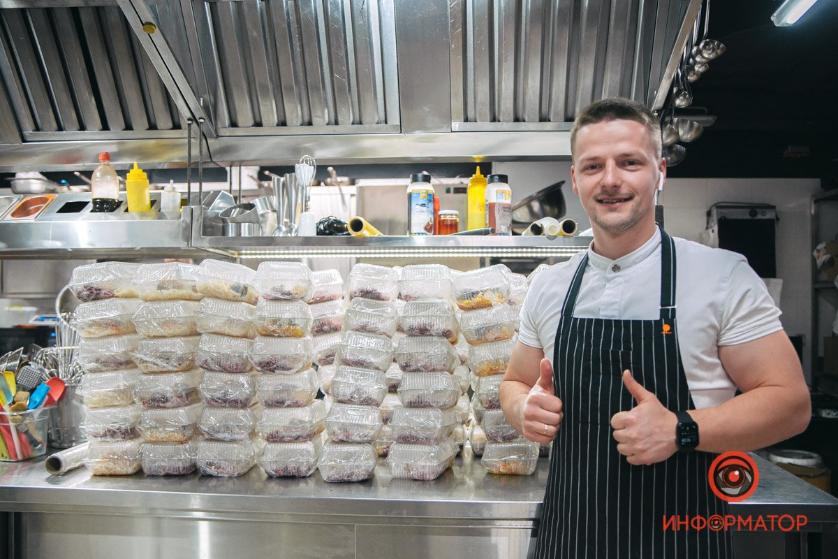 5000 порций ежедневно: как в Днепре SOHO Restaurant & Bar обеспечивает обедами Защитников Украины 31