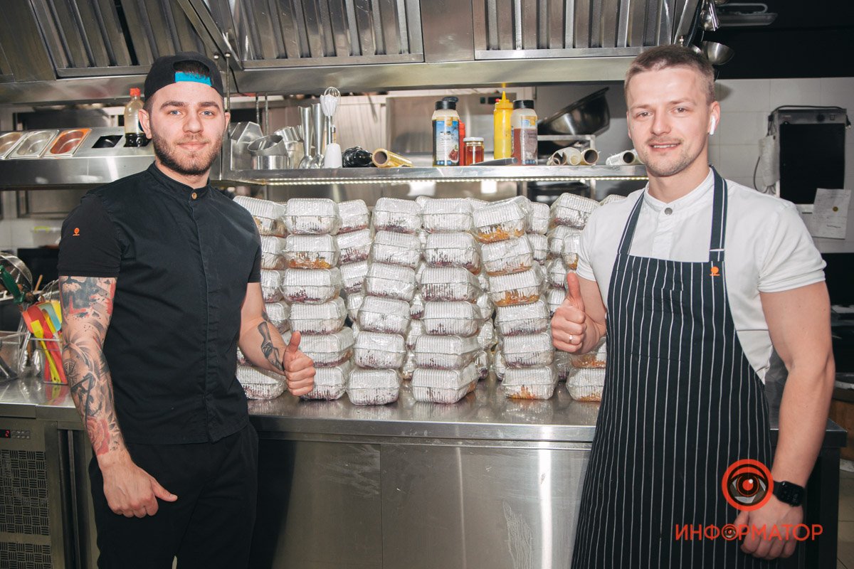5000 порций ежедневно: как в Днепре SOHO Restaurant & Bar обеспечивает обедами Защитников Украины 34