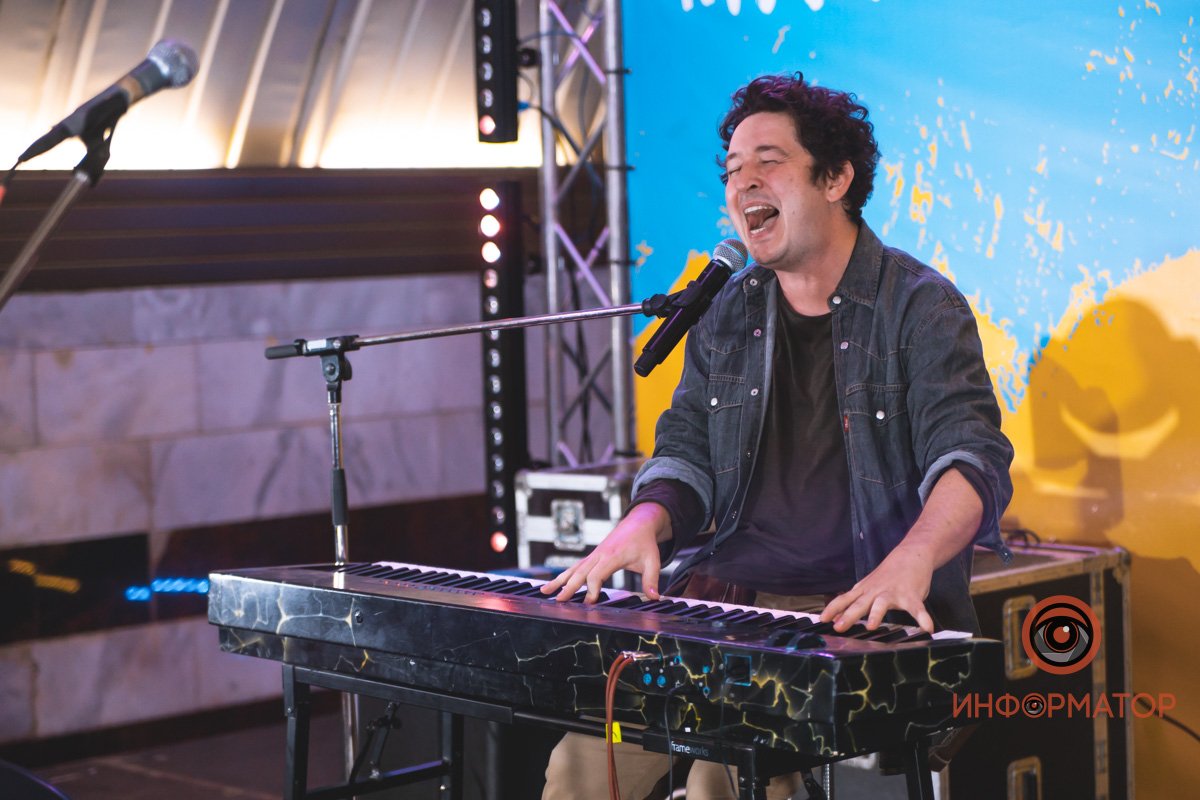 Дмитрий Шуров зажег