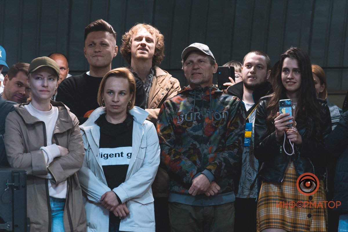 На бек-вокале у Pianoбой 