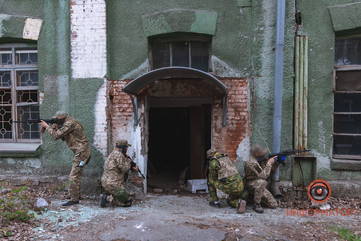 Взрывы гранат и эвакуация: как в Днепре проходят учения территориальной обороны 8