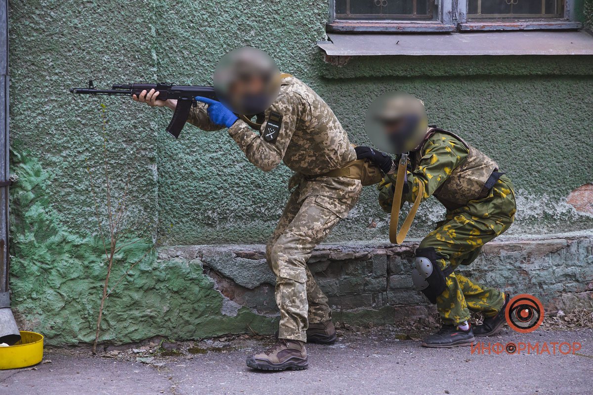 Взрывы гранат и эвакуация: как в Днепре проходят учения территориальной обороны 16