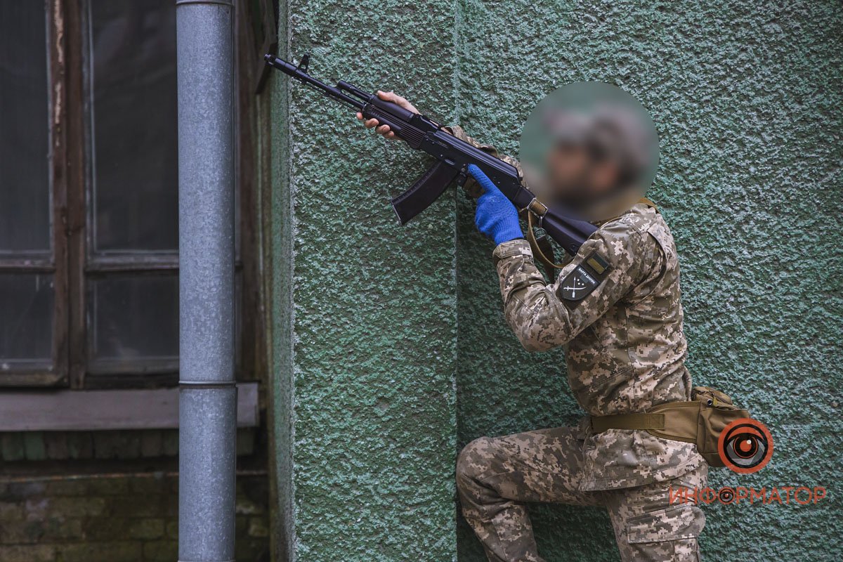 Взрывы гранат и эвакуация: как в Днепре проходят учения территориальной обороны 18