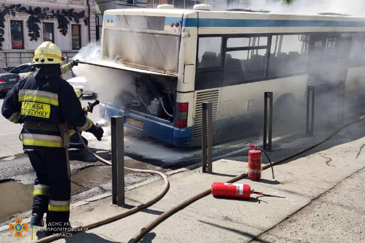 Пассажиры самостоятельно покинули салон, никто не пострадал Пассажиры самостоятельно покинули салон, никто не пострадал