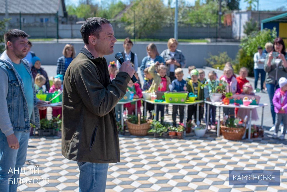 В Каменском в рамках акции "Сади перемоги" посадили фруктовые деревья 5