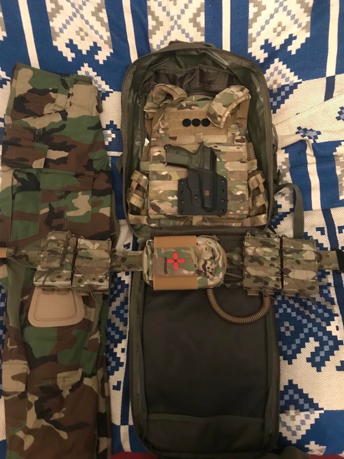 В Днепре ночью из машины украли военную амуницию: нужна помощь свидетелей 10