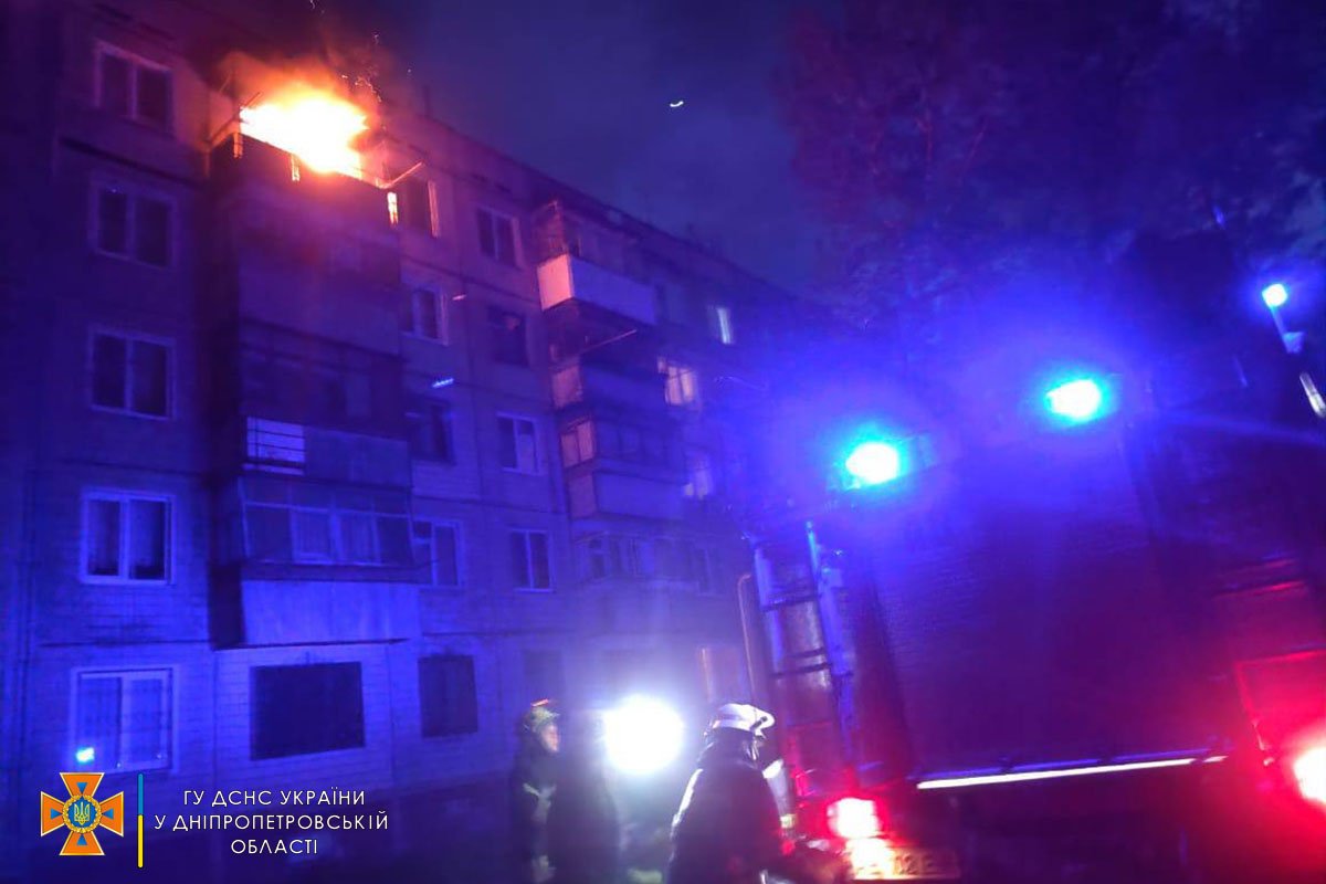 В Днепре загорелся балкон в 5-этажном доме 2