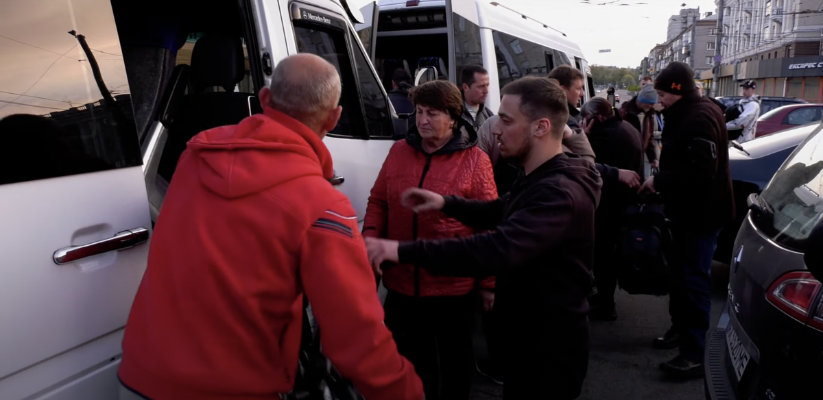 ТАПС-Украина и Координационный штаб волонтеров получили фуру с необходимыми лекарствами из Калифорнии 5