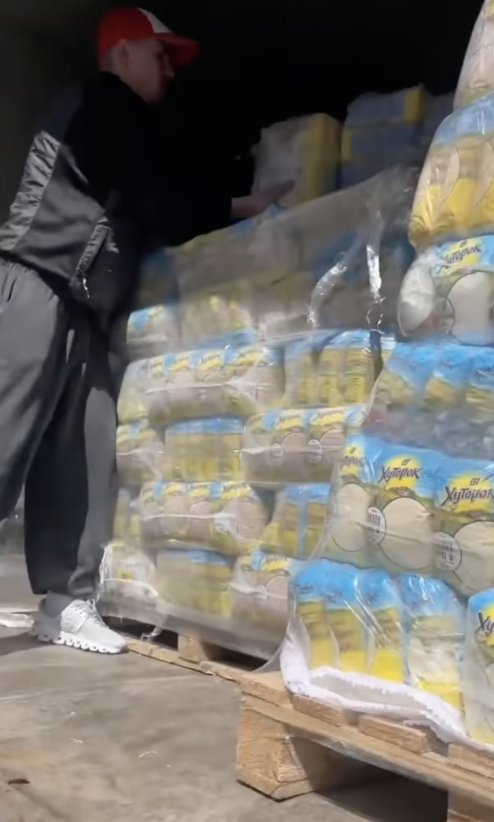 ТАПС-Украина и Координационный штаб волонтеров получили фуру с необходимыми лекарствами из Калифорнии 13