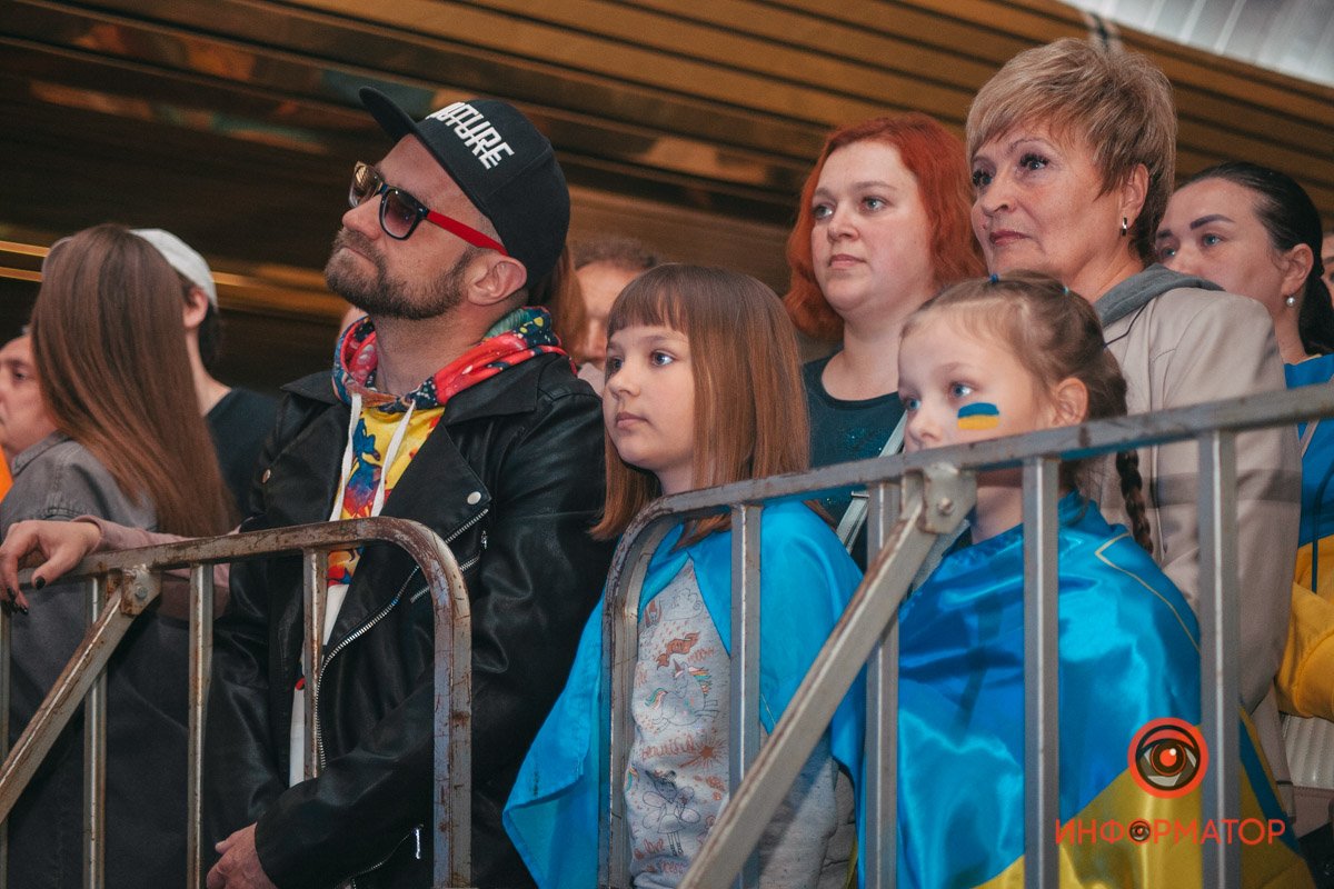 Все внимательно слушают